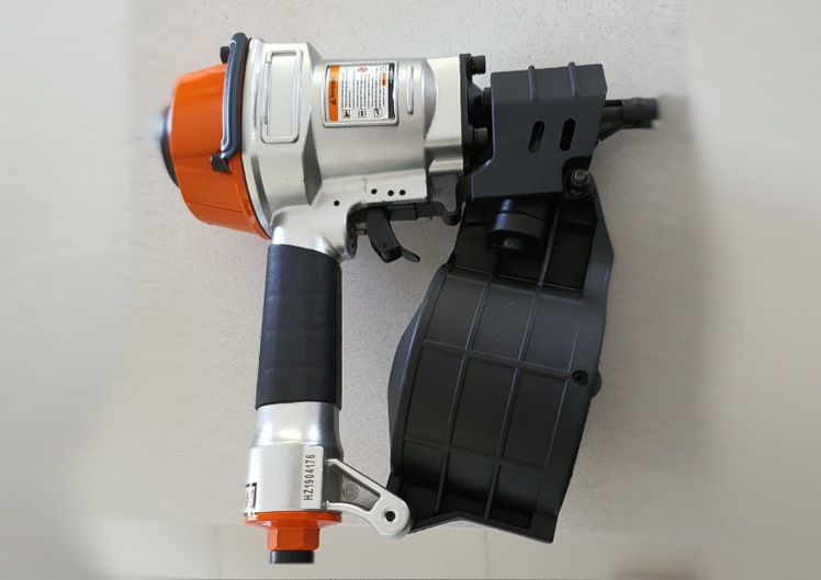 Clavadora Neumática CN-70